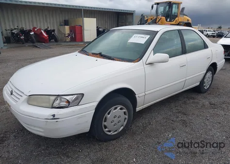 1998 Toyota Camry Le z USA, uszkodzony, nr VIN JT2BG22K2W0240036